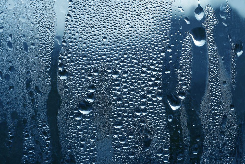 Condensation : Pourquoi y a-t-il de la buée sur les fenêtres ? Que faire ?