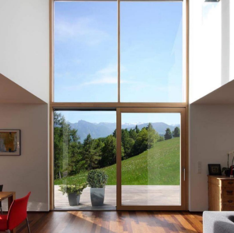 Fenêtres en bois vs fenêtres PVC : lesquelles choisir ?
