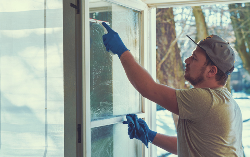 Comment nettoyer ses vitres ? - Côté Maison