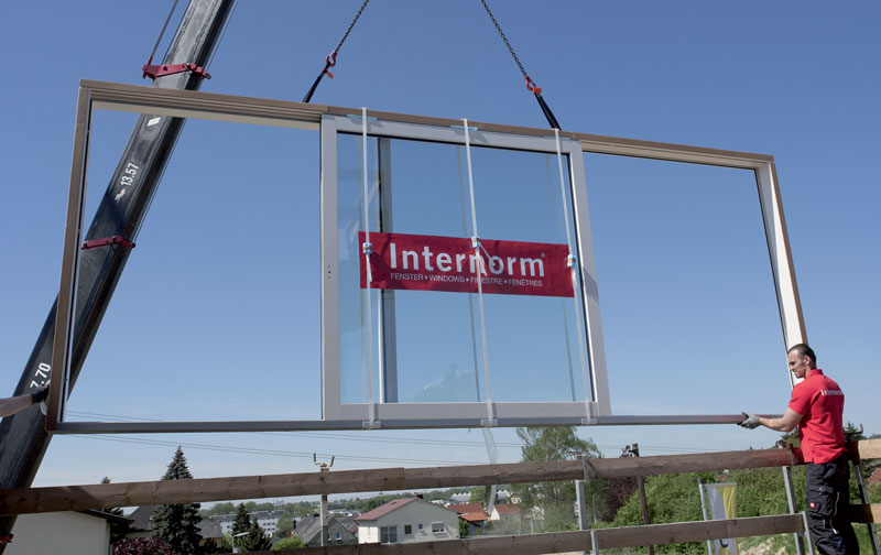 Transport et installation baies vitrées grandes dimensions Internorm