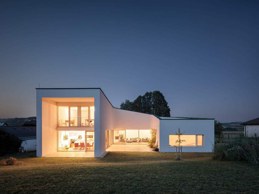 Une maison insolite en forme de U en Autriche